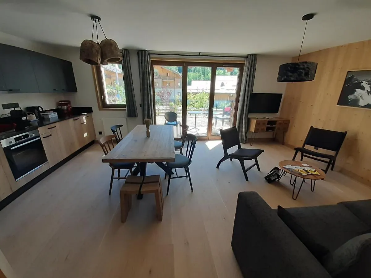 Superbe appartement T3 haut de gamme avec terrasse Saint-Chaffrey